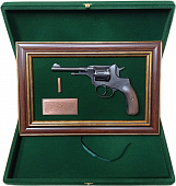 Панно макет пистолета Наган в подарочном коробе